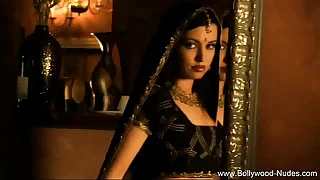 Bollywood Knockout Loves To Dance